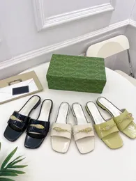 مصمم أحذية المصمم Slipper Sandal أحدث نمط صندل للأزياء للنساء من عائلة G المتوفرة بألوان شببر ثماني أحجام 35-42 مع صندوق