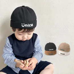 Berets Kids Andlord Hat Корейская буква вышивая простая сплошная цветная детская шапочка повседневная универсальная детская крышка дыни.