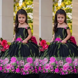 2022 Vintage Meksikalı Kızlar Pageant Elbiseleri Çiçek Aplike Omuz Dantel Up Saten Çiçek Kız Elbise Düğün Quinceanera Mi220h