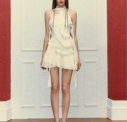 Роскошное стиль yayunyayun белое французское платье женское лето 2023 г. Новая цветная лента лето висеть шея чистое желание ленточное платье короткое платье