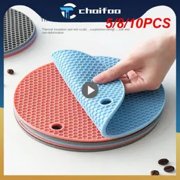 Mats Pads 5/8/10PCS 14cm/17cm Non-slip Tableware Pad Waterproof Round Placemat Heat Resistant Silicone Mat Pot Holder Tableware Mat 230720