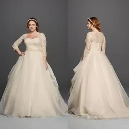 Klasyczny Oleg Cassini Light Champagne Lace Suknie ślubne plus size Scoop Neck 3 4 Długie rękawy zadaszone guziki Princess Garden Br3284