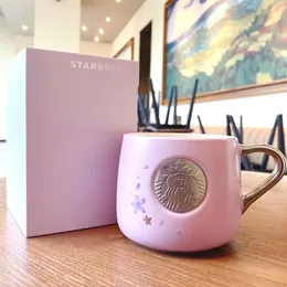 Newset Starbucks Meerjungfrau Bronzemedaille Sakura rosa Kaffeetasse Kirschblütensaison Keramik Desktop-Becher 355 ml Geschenkbox221v
