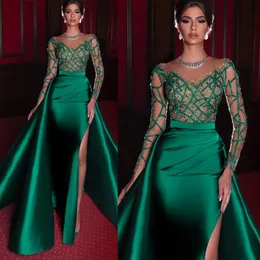 فستان سهرة في Emerald Green Mermaid مع قطار قابل للفصل الساتان الأنيق عالي الانقسام الكامل.