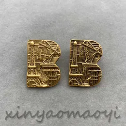 Geometrische Buchstaben, französisches Wahrzeichen, Designer-Ohrringe, Ohrhänger, hochwertige, hochwertige Version, exquisite Ohrringe der Luxusmarke Gold