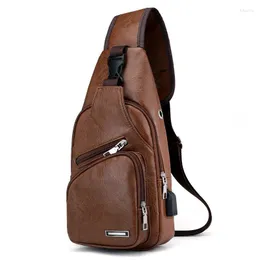 Outdoor-Taschen Sling Bag mit USB-Ladeanschluss Multi-Pocket-Brust Männer Wandern Reisen Daypack Rucksack Kopfhörerloch Crossbody Casual