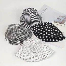 CAPS HATS KOREAN STYLE SPRING CHIDLER SUN PROSTRICTION BEACH HAT RETRO FASION POLKA STRIPED DOT SUMMER SUMMERSUMREABLE BABY Fisherman Basin HAT X0810