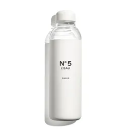 デザイナーNo 5 Leau Glass Water Bottles 590ml CupsファッションブランドタンブラーTumblers909010