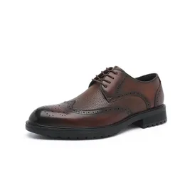 Miękkie skórzane męskie buty biznesowe oryginalny designer skórzany eleganckie czarne brogues nowy styl weselny sukienka społeczna buty man