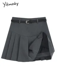 Saias Yitimoky Chic Plissadas para Mulheres Cintura Alta Cinza Preto Moda Sólida Mini Verão 2023 A Linha Saia com Cinto 230720