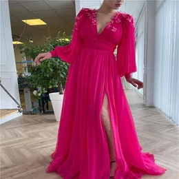 Nya 2021 Bright Pink Chiffon Prom -klänningar långa puffhylsor V Neck slits en linjekvällsklänningar med 3 d fjärilsblommor237b