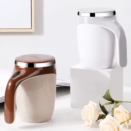 Tumblers Automatisk självrörande magnetisk mugg rostfritt stål temperaturskillnad Kaffeblandning Cup Blender Smart Mixer Thermal Cup 230720