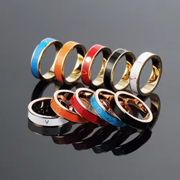 반지 여자 남자 남자 밴드 링 디자이너 링 클래식 패션 보석 티타늄 강철 문자 싱글 그리드 반지 색상 선택적 크기 5-11