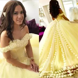 Księżniczka Yellow Quinceanera ubiera się od ramion 3D Kwiki kwiatowe suknie balowe nowe przybycie Sweet 16 17 18 Kopciuszek tutu Ski230z