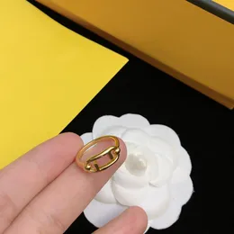 デザイナーLuxurys Finger Ring高品質の手紙プリントされたダイヤモンドゴールドウェディングリングレディースメンズエンゲージメントパールファッションCLAS204A