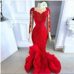 2020 Rote Meerjungfrau-Abendkleider, transparenter Ausschnitt, Spitze, appliziert, langärmelig, Abschlussballkleid, tiefer Schlitz, Sweep-Zug, arabische formelle Party, Go216B