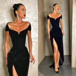 2020 Sexy Saia com Fenda Lateral Árabe Vestidos de Festa de Baile Dubai Feminino Vestidos Formais Longos Veludo Preto Elegante Um Ombro Longo Noite D300P