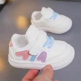 Summer and Autumn New kid's Little White Shoes for Girls Lightweight Versatile Sports Shoes for Toddlers and Babies Soft Sole Walking Shoes