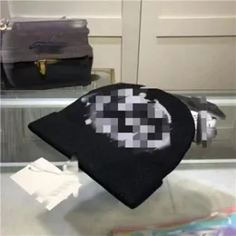 New2023 Classic Letter Printing Popular Beanie Urinal Hat High Quality Fashion Knitted Hat Windproof Warm Elastic Multi color Casual Truck Driver Men's Design Hat25