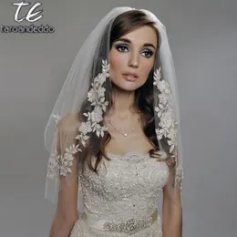 Reals Długość łokcia 75 cm Krótka zasłona Dwie warstwy aplikacje biała kość słoniowa Zasłona ślubna z perełami Bridal Veil275t