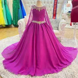 فستان فتاة صغيرة فستان 2023 مع Cape Crystals Chiffon Ballgown Kids Little Birthday Party Party Wear Dount Toddler Tee253H