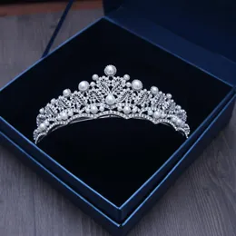 Lüks Gümüş Kristaller Düğün Taçları İnciler Shinning Bridal Tiaras Rhinestone Kafa Parçaları Kafa Bandı Ucuz Saç Aksesuarları Pageant243Q