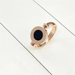 Paare Ring Fabrik direkt Titan Edelstahl Paare Mode Armband europäische und amerikanische Galvanik Roségold Spot Großhandel.