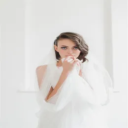 Sälj ett lager White Ivory Champagne Wedding Veil Cut Edge Tulle Bridal Veil Tulle med kam 160A339m