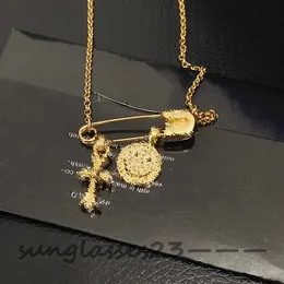 Clavícula colar pingente colar smiley pino cruz colar designer marca de luxo pingente colar alta edição alta qualidade 236 + 63