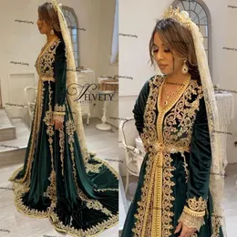 Moroccan Kaftan Evening Formal Dresses Hunter Green Velvet Gold Lace Applique Muslim Long Sleeve Islamic Dubai Prom Dress Robes319j