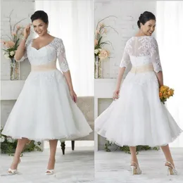 Vintage 2019 Lace Appliques Plus Size Bohemian Wedding Dresses With Sheer Half Sleeves 1950's V Neck Tea Length A Line Beach 250s