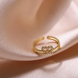 خواتم الزفاف 2023 شبكة مفتوحة على شكل قلب شبكة حمراء مجوهرات مجوهرات يدوية حمراء.