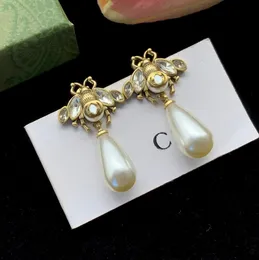 Classic Designer Pearl Dangle Stud Earring Vintage Fashion Letter Bee Eardrop Earrings for Women Lady Selected Lovers Gifts