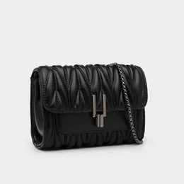 Luxurious Genuine Leather Crossbody Bag: Trendy Diamond Quilted Pattern, Versatile Chain Strap, Ideal for Summer - Chic New Arrival for Style-Conscious Women