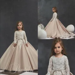 Champagne Ball Gown Flower Girl Dresses Spets Appliqued Satin Long Sleeve Girls Pageant Dress Little Girl First Holy Communion Gown192f