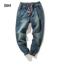Мужские джинсы уличная одежда джинсовая джинсовая растяжка эластичная талия мужчина синий груз гарем мужчина плюс размером 5xl Joggers корейские штаны 230721