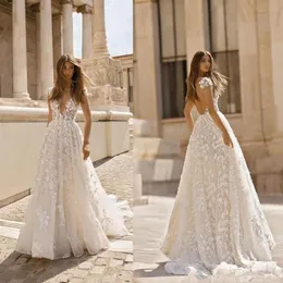 New Berta 2019 Beach Wedding Dresses 3D Floral Thebique Lace V Neck Slobess Sweeped Sweep Train بالإضافة إلى سوباء الزفاف الحجم رداء DE314S