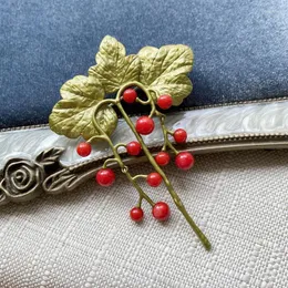 Broches moda criativa groselha planta broche retro fruta flor corsage terno pino acessórios jóias