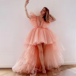 2022 Sweet High Low Pink Puffy Prom-klänningar Deep V-Neck Princess Short Front Long Back Tulle Evening Party Gowns Teen Girls Pagean249a