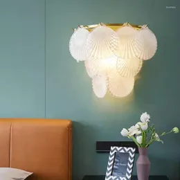 Lampada da parete moderna a forma di conchiglia Luci in vetro Lampada da comodino Corridoio Lampada E14 Soggiorno nordico Metallo dorato