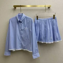 Camisa de manga comprida de renda listrada feminina de verão, saia curta estilo A, saia listrada de renda casual estilo universitário, versão curta de cintura alta da moda.