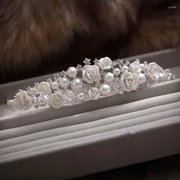 Hårklipp Treazy Gorgeous Ivory Pearl Crystal Ceramic Flower Wedding Crown Tiara Bridal smycken Kvinnor Tillbehör