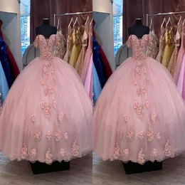 Romantik tozlu pembe 3d çiçekler ucuz balo elbisesi quinceanera balo omuz aplike boncuklu tatlı 15 Masquerade Hatır