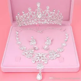 2019 Cheap Bling Bling Set Crowns Necklace Earrings Alloy Crystal Sequined Bridal Jewelry Accessories Wedding Tiaras Headpieces Ha259R