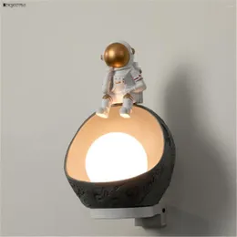 Lampade da parete Astronauta creativo Lampada a led in resina Camera da letto per bambini Scuola materna Corridoio Studio Baby Sleeping Night Lights Decorazione domestica