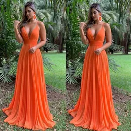 2020 Stylowe głębokie szyi pomarańczowe długie tanie sukienki druhny z paskami spaghetti imperium szyfonowe nowe wesele gościnne PROM FO2797