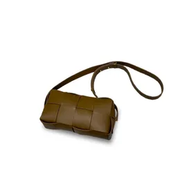Cloud Bag – Großes Geflecht, minimalistisches Design: Kleine quadratische Tasche mit Gittergeflecht aus echtem Leder, stilvolle Handtasche, Unterarmtasche, Einzelschulter, Umhängetasche in Schokoladenbraun