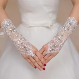 Tanie krótkie koronkowe rękawiczki ślubne rękawiczki ślubne Kryzysowe Kryształy Akcesoria ślubne koronkowe rękawiczki na panny młode bez palców poniżej EL256E