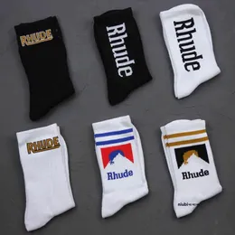 Kostenloser Versand Herrensocken Rhude Hombre für Männer Lustige Bandhnu Sommer Frühling Mittelrohr Kokosnussbaum Lässige kurze High Street Print Mann