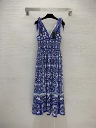 여성용 섹시 탱크 드레스 디자이너 드레스 패션 레트로 민족 스타일 인쇄 탄성 탄성 허리 슬리밍 큰 치마 깊은 V- 넥 고삐 드레스